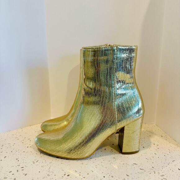 Camel Toes brand Women's Gold Ankle Boots Size 6 EUC - Picture 1 of 7